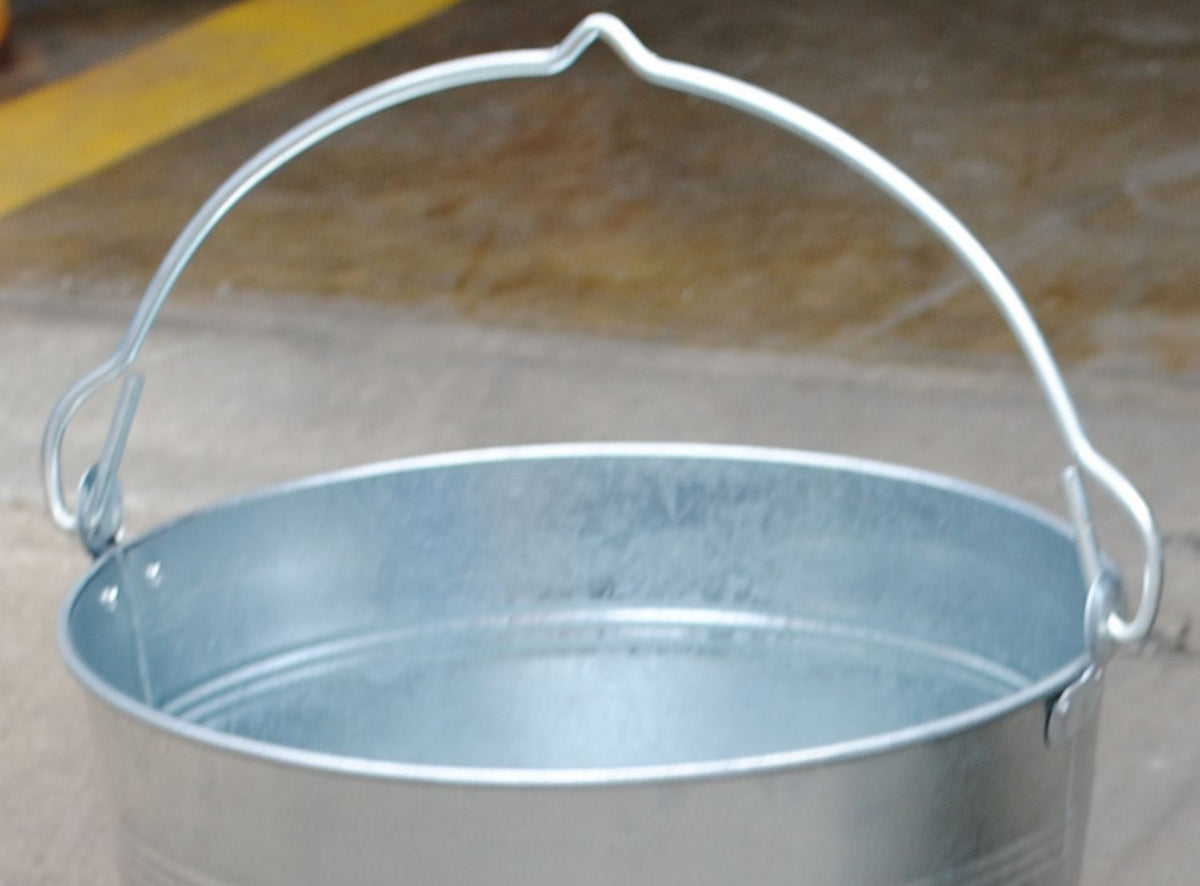 Vestil Manufacturing Corp Galvanized, Stainless Steel, & Bronze Buckets– – Now available at MTN Shop US. - imagen 7