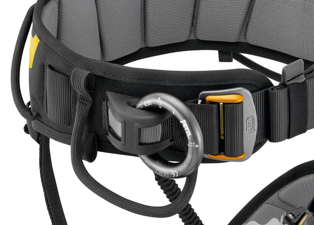 Ring2Side Textile Lateral Attachment to Metal Attachment Point – The Petzl CHEST’AIR Chest Harness transforms the FALCON, FALCON MOUNTAIN, AVAO SIT and SEQUOIA SRT Seat Harnesses into Fall Arrest Harnesses. Certifications: CE EN 361, CE EN 12277 type D. Shop now. – Now available at MTN Shop US. - imagen 2