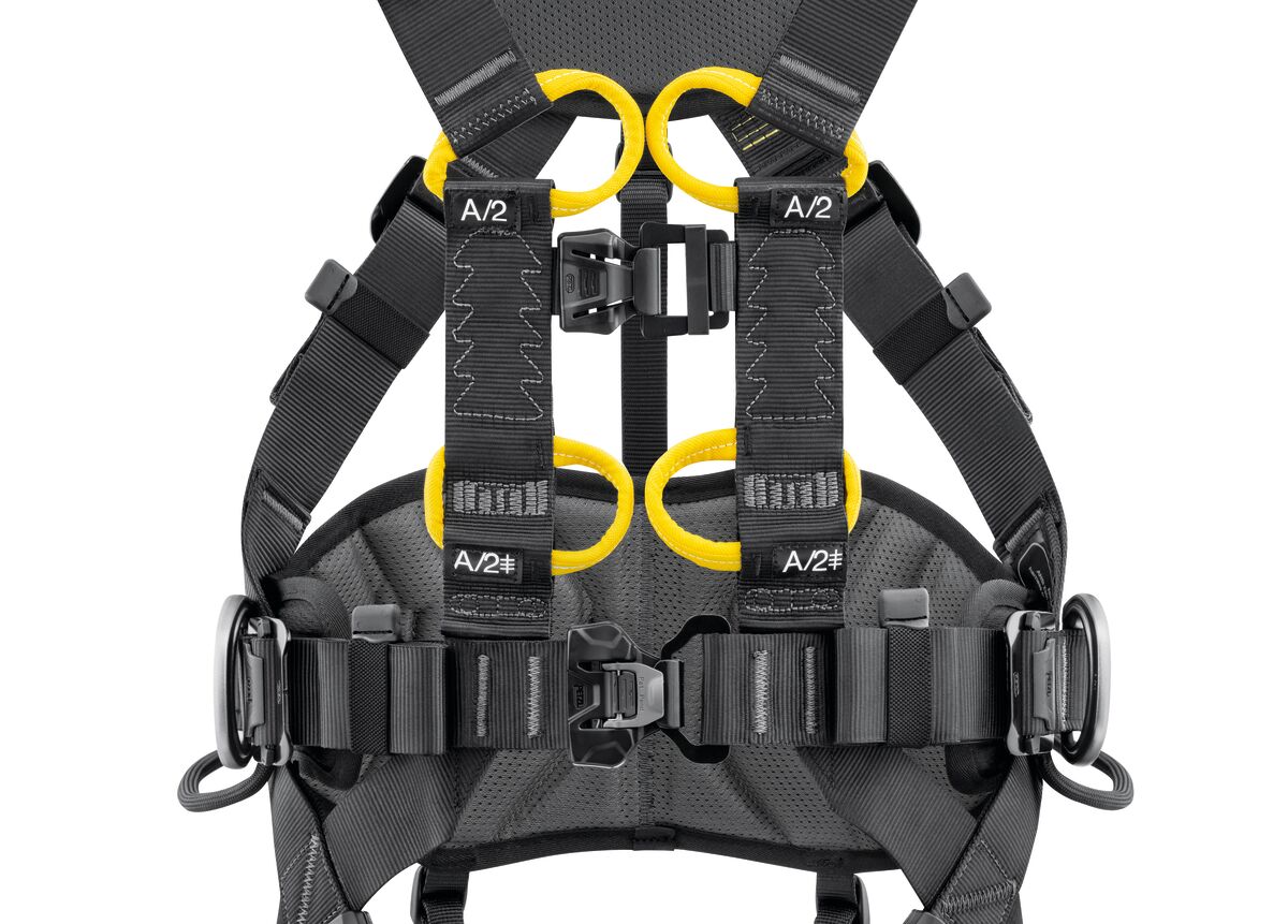 Vista superior del arnés Petzl VOLT y correas para los hombros - imagen 4