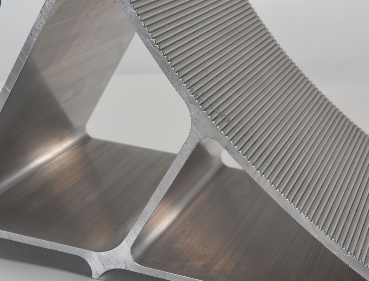 Vestil Manufacturing Corp Aluminum Wheel Chocks– – Now available at MTN Shop US. - imagen 2