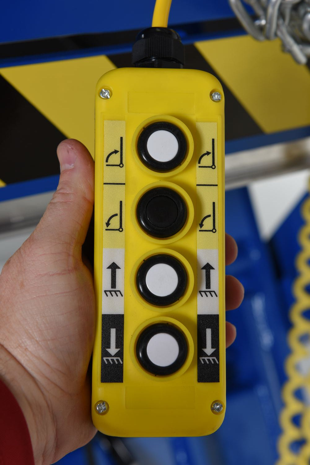 Mesas de tijera elevadoras e inclinables de Vestil Manufacturing Corp– – Ahora disponibles en MTN Shop US. - imagen 7
