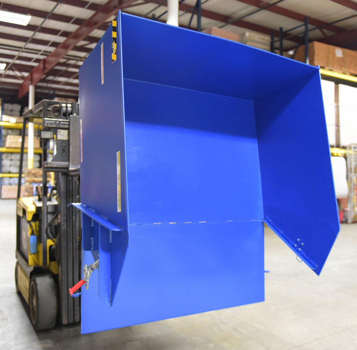 Vestil Manufacturing Corp Self-Dumping Steel Hoppers with Fold Down Front– – Now available at MTN Shop US. - imagen 3