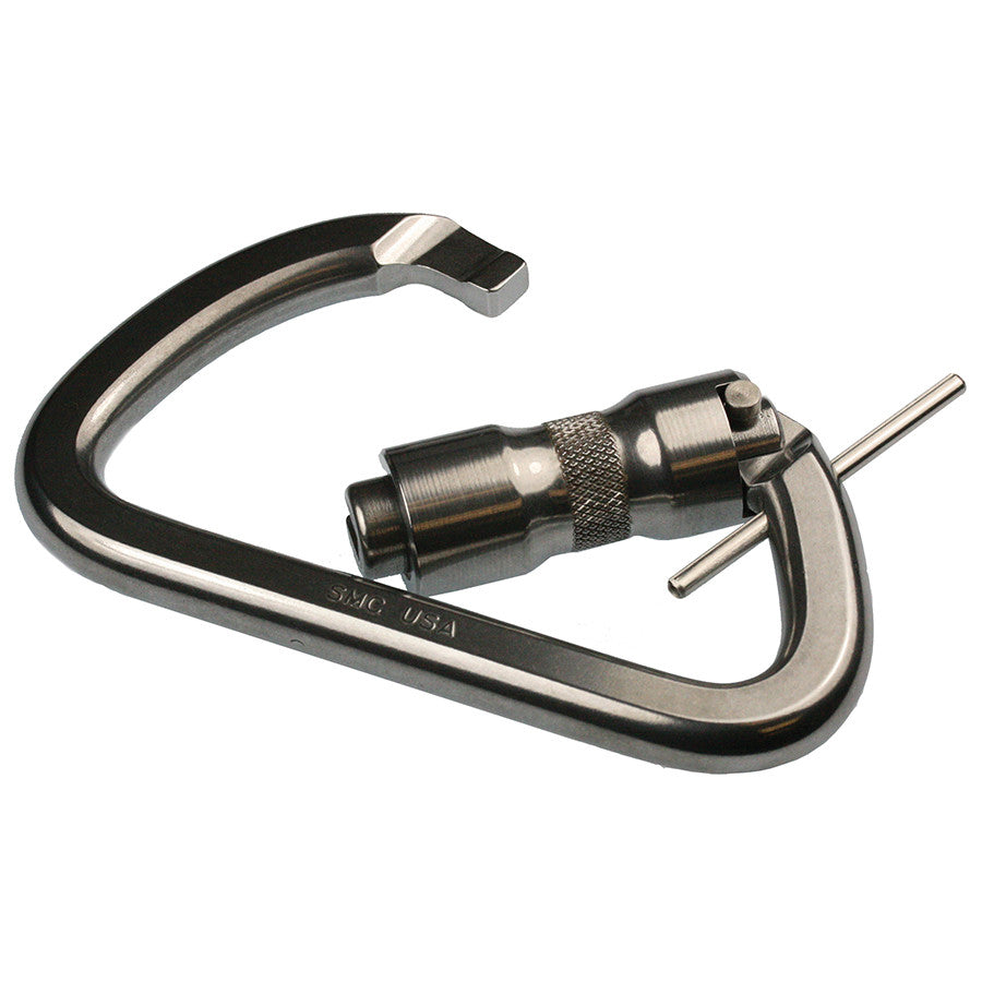 PMI SMC FP ANSI Lite Alloy Carabiner – NFPA– This carabiner is designed for all of your fall protection needs. The SMC FP ANSI Lite Alloy Carabiner – NFPA has auto-locking gate and is ANSI compliant – Now available at MTN Shop US. - imagen 4