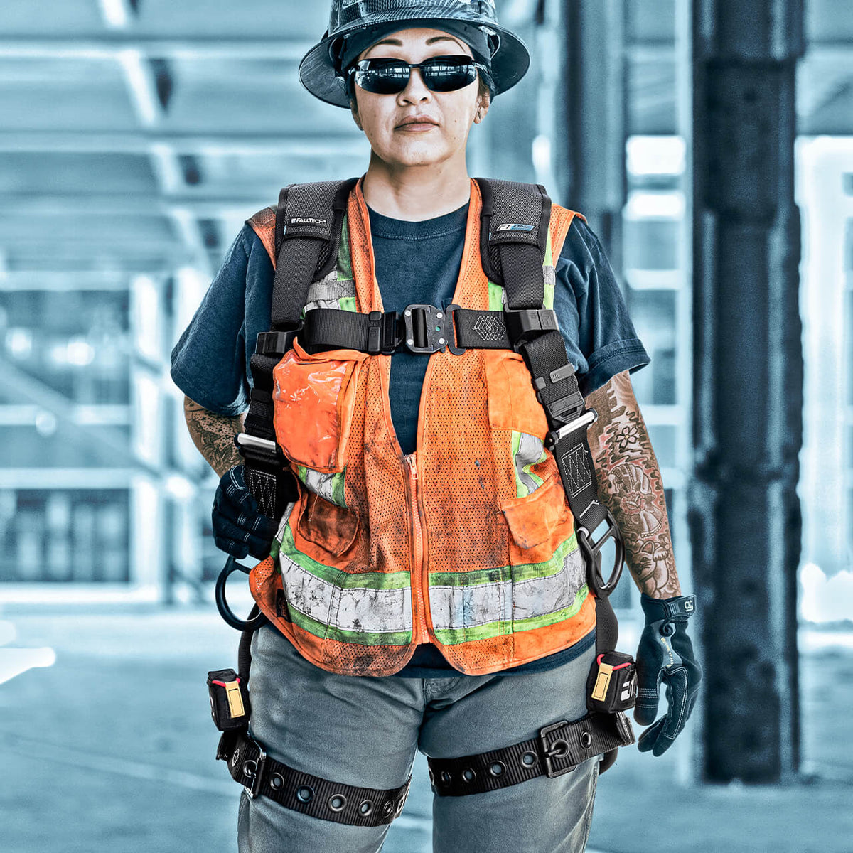 Standard Non-Belted Women's Full Body Harness - imagen 4