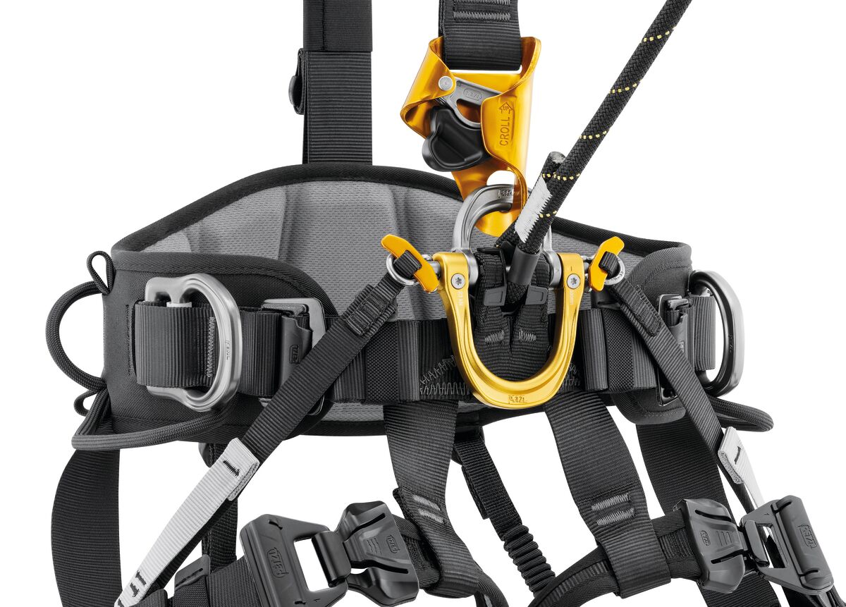 Petzl ASTRO® International Version (Professional & Tactical) – The Petzl Astro® Bod Fast Full Body Harness is designed for greater efficiency and comfort during rope ascents. Includes gated ventral attachment point for optimal integration of equipment. Available in multiple sizes. Shop now. – Now available at MTN Shop US. - imagen 2