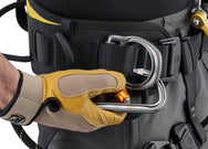 Petzl ASTRO® International Version (Professional & Tactical) – The Petzl Astro® Bod Fast Full Body Harness is designed for greater efficiency and comfort during rope ascents. Includes gated ventral attachment point for optimal integration of equipment. Available in multiple sizes. Shop now. – Now available at MTN Shop US. - imagen 5