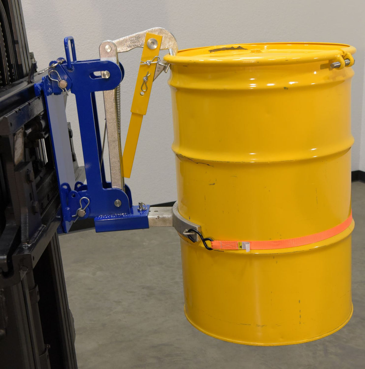 Vestil Manufacturing Corp Carriage-Mounted Drum Lifter– – Now available at MTN Shop US. - imagen 7
