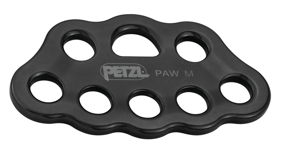 Placa Petzl Paw Rigging (táctica): disponible en tres tamaños. La placa de montaje PAW sirve para organizar la estación de trabajo y crear sistemas de anclajes múltiples. – Ahora disponible en MTN Shop US. - imagen 4