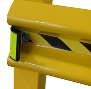 Vestil Manufacturing Corp Curved Guardrail Reflectors– – Now available at MTN Shop US. - imagen 8