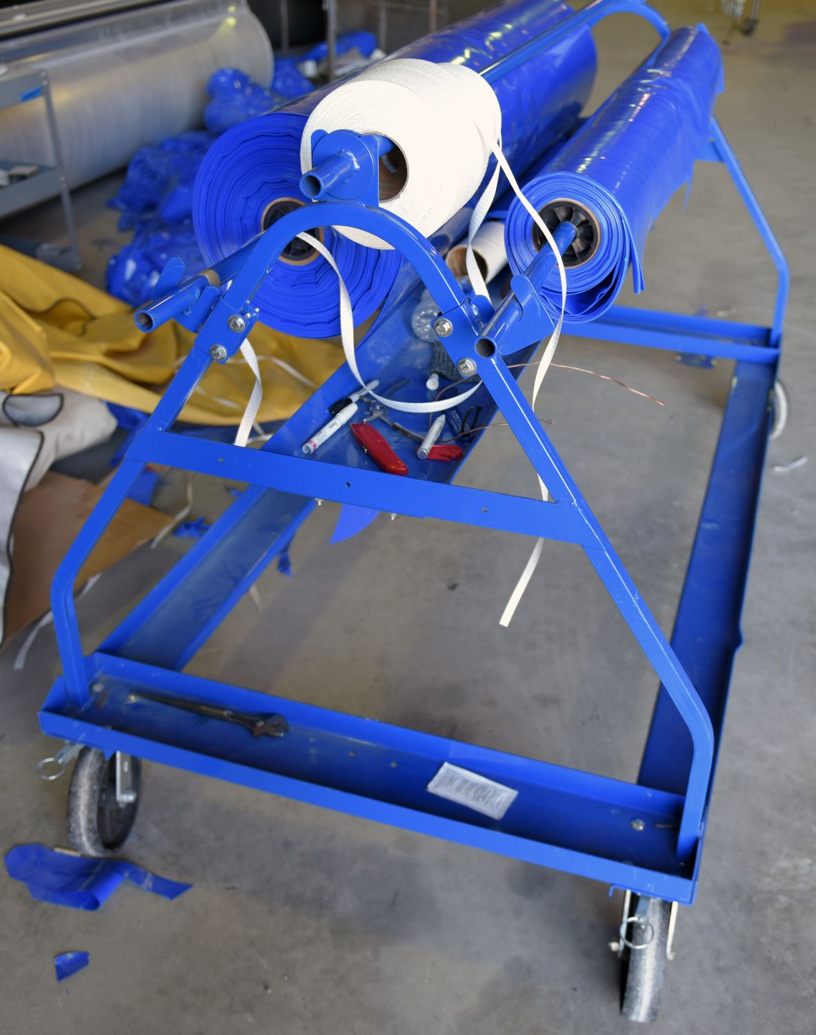 Vestil Manufacturing Corp Shrink Wrap Cart– – Now available at MTN Shop US. - imagen 7