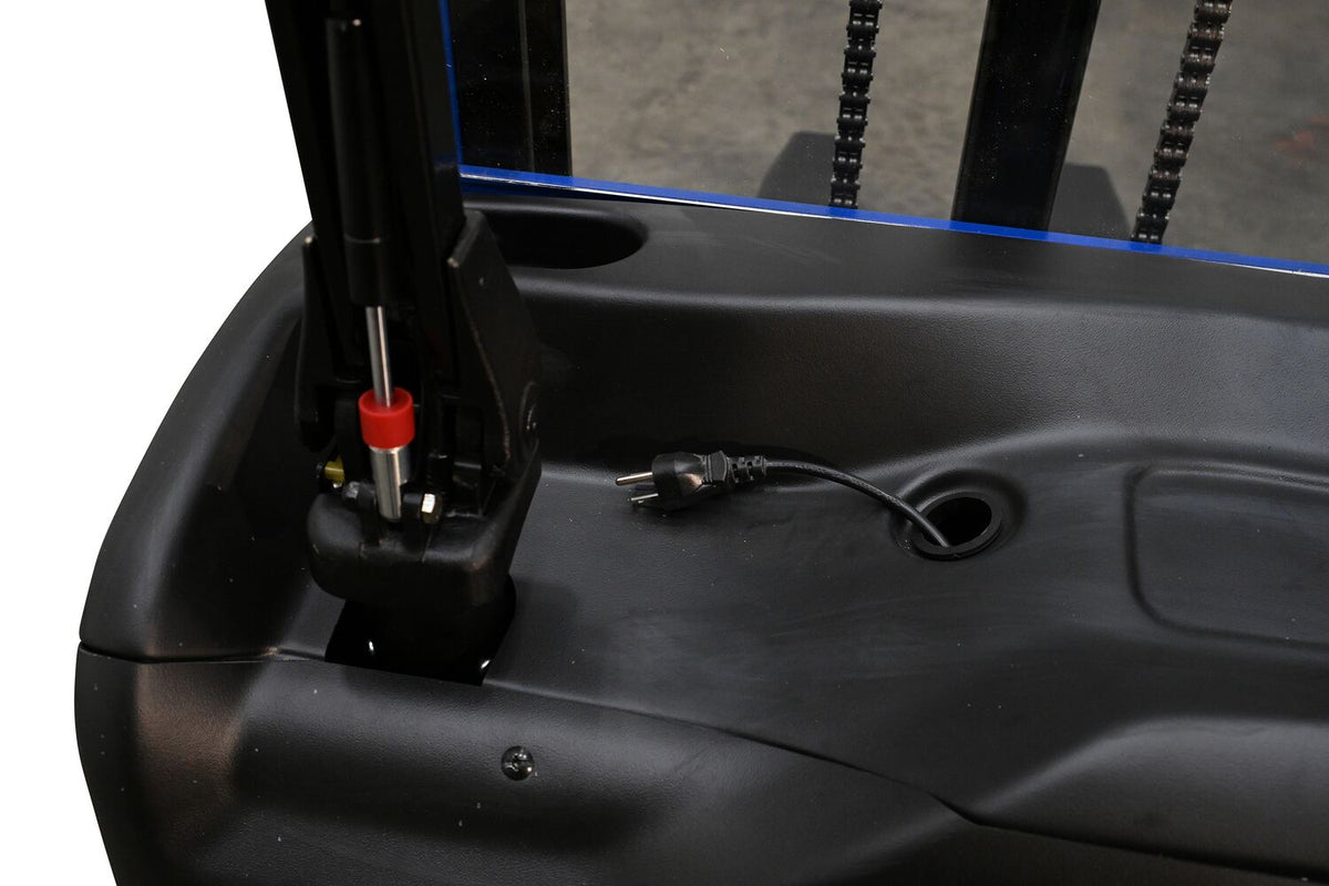 Vestil Manufacturing Corp Electric Stackers (Pramac)– – Now available at MTN Shop US. - imagen 7