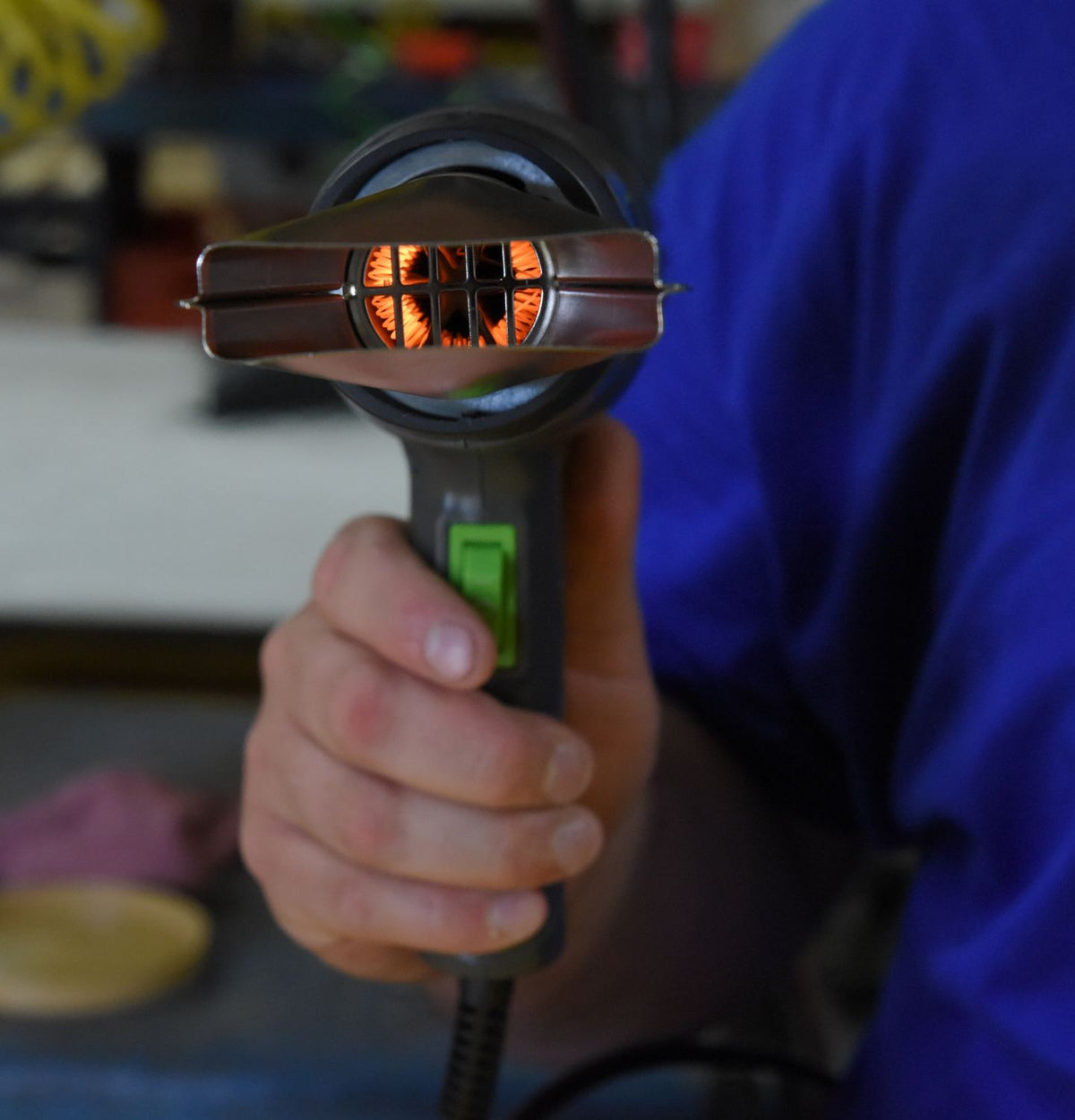 Pistola de calor eléctrica para envoltura retráctil de Vestil Manufacturing Corp– – Ahora disponible en MTN Shop US. - imagen 4