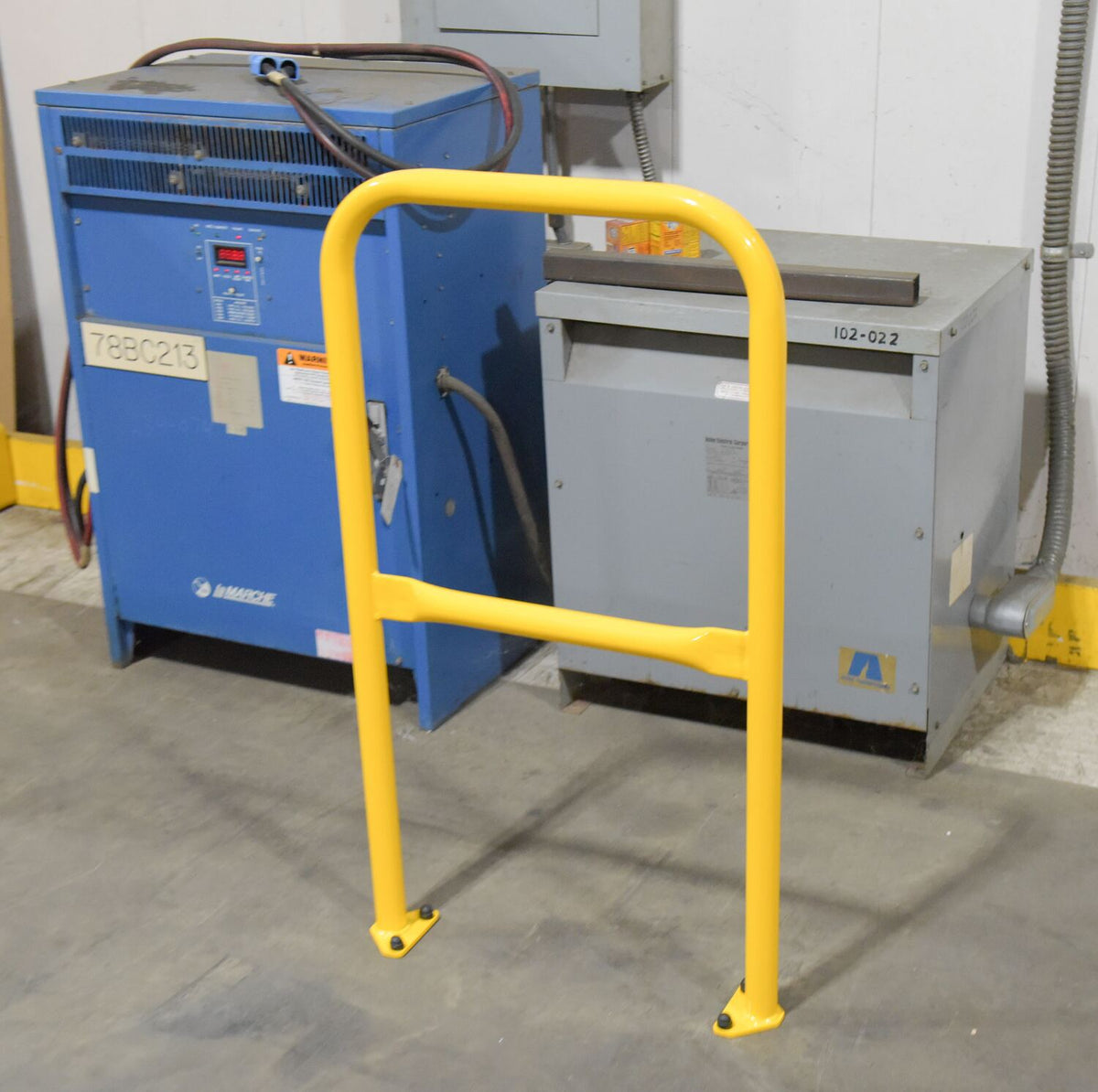 Vestil Manufacturing Corp Steel Safety Railings w/ Welded Baseplate– – Now available at MTN Shop US. - imagen 7