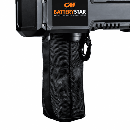 Primer plano del bolso de cadena de tela CM BatteryStar