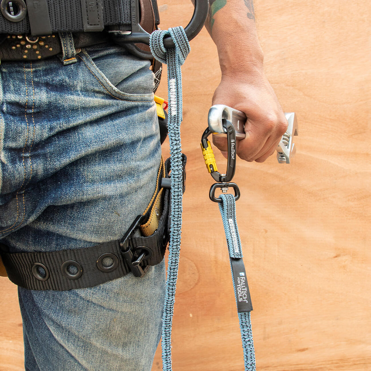 Tool Tether with Choke-on Web Loop and Aluminum Swivel Carabiner - imagen 3