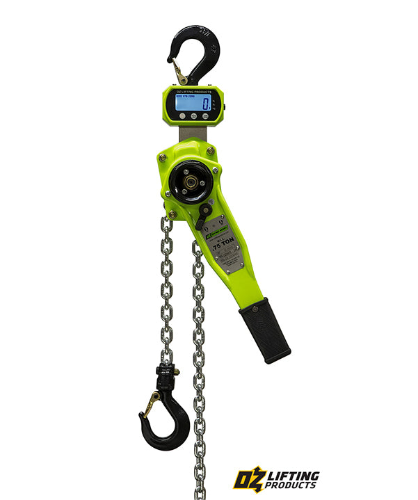 OZ Lifting Dyno-Hoist– The Oz Lifting Dyno-Hoist is a dynamometer equipped lever hoist that accurately displays the weight of the lifted load on the screen. As a safety feature the display will read "OVER" if the lifted weight exceeds 126% of the rated capacity of the hoist to prevent damages. The dynamometer can be set to display the weight in lbs or kgs and uses AA batteries with a run time of 150 hours. – Now available at MTN Shop US. - imagen 3