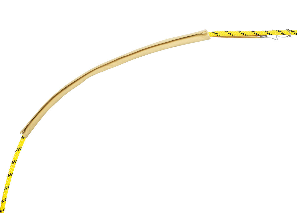 Petzl PROTEC Plus High Strength Rope Protector – The Petzl Protec Plus rope protector is a rope protector for protection against particularly abrasive surfaces or heat for recue work or working at a height. Thanks to its aramid construction, the Protec Plus is more durable than the tegular Protec. The protector is simple to install. The majority of ropes for professional use are compatible with the Protec bPLus as well as anchor straps. – Now available at MTN Shop US. - imagen 5