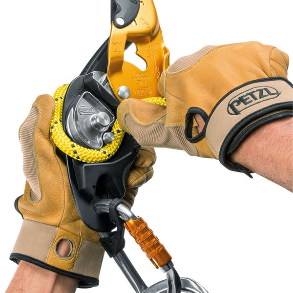 Petzl Parallel Static Rope – The PARALLEL 10.5 mm low stretch kernmantel rope is designed for rope access. The small diameter ensures very good performance in terms of flexibility and weight. – Now available at MTN Shop US.