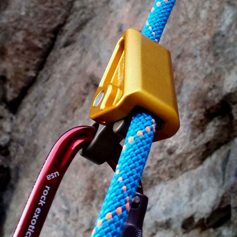 Rock Exotica rockGrab– The RockGrab is an advanced version of the traditional rope grab. The rockGrab body is milled along the side to remove unnecessary material. – Now available at MTN Shop US. - imagen 3