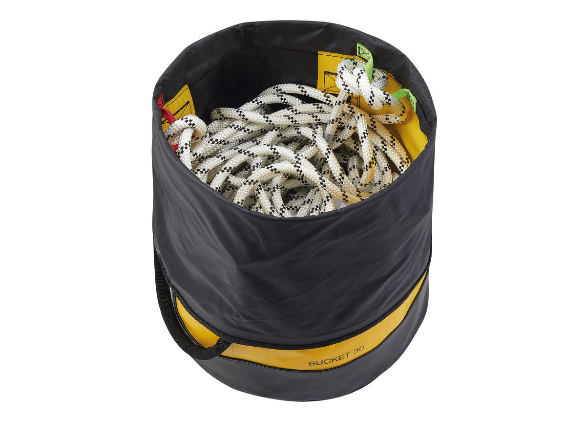 Petzl Bucket 30 Rope Bag – For comfortable work, good tools are necessary: packs, gloves, accessories... Petzl offers an entire line of innovative accessories. – Now available at MTN Shop US. - imagen 7