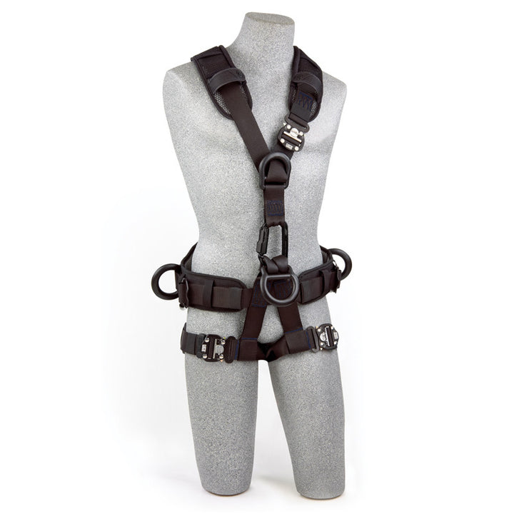 Arnés de rescate/acceso por cuerda 3M™ DBI-SALA® Exofit NEX™ - Opaco - Vista frontal con anillos en D delanteros y de suspensión de aluminio liviano, cinturón corporal/almohadilla para cadera con anillos en D laterales y correas de conexión rápida para el pecho y las piernas